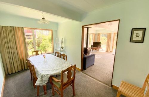 Patons Rock House | Coastal Charm in Patons Rock