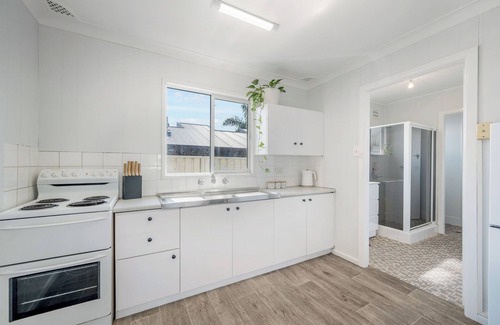 Crescent Head Apartment | Coastal Chic Apartment Only Minutes to the Beach