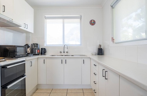 Labrador Apartment | Coastal Comfort in Labrador Family-Friendly!