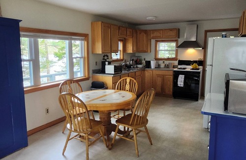 Georgetown Cottage | Coastal cottage on Robinhood Cove-Peaceful waterfront retreat