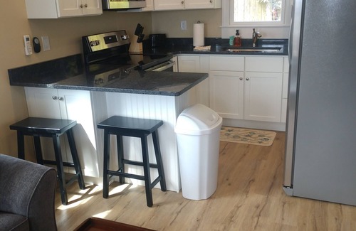Snug Harbor Cottage | Coastal Cottage located in Pointview Marina on Great Salt Pond, Rhode Island