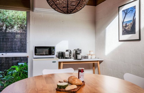 Ocean Grove House | Coastal Couples Retreat