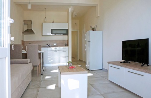 Ljubac Apartment | Coastal Escape in Ljubač