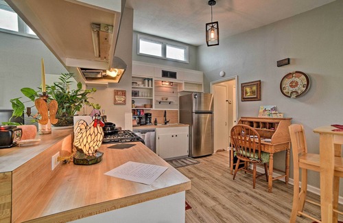 Bay Area House | Coastal Escape w/Yard, Walk 1 Mile to Texas A & M