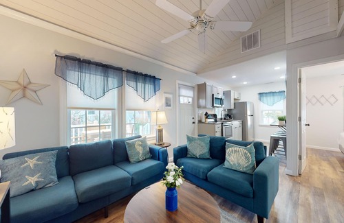 Lower Township Cottage | Coastal Estate – Family Cottage with 2BD, 2BA & Pool Access