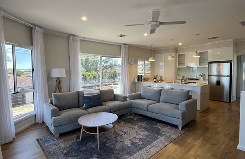 Christies Beach House | Coastal family retreat just metres from the beach!