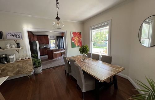 Portsmouth House | Coastal family sized! Central to attractions! Long term ask for rate. Workspace