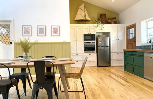 Sunderland Bay House | Coastal Farmhouse: The cottage