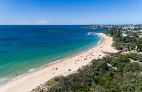 Dicky Beach House | Coastal Getaway Across From Dicky Beach