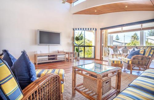 Dicky Beach House | Coastal Getaway Across From Dicky Beach