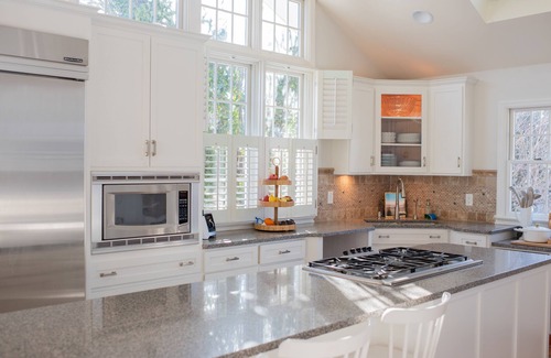 Rye House | Coastal Home in Heart of Milton Point Walking Distance to Beach & Park