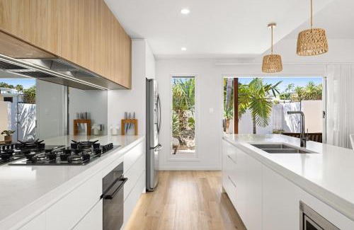 Mooloolaba House | Coastal Home in Mooloolaba