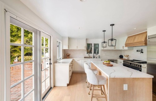 Pacific Palisades House | Coastal Luxury Home in Pacific Palisades – Month+