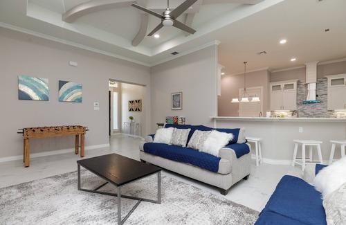 Portland House | Coastal Paradise Awaits! New 5BRHome-12 Min to Beach-Pet-Friendly 500 Mbps WiFi!