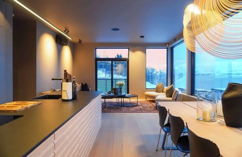 Tromso House | Coastal Retreat 3 Bedroom Haven