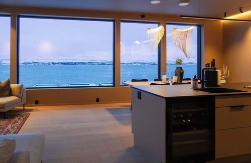 Tromso House | Coastal Retreat 3 Bedroom Haven