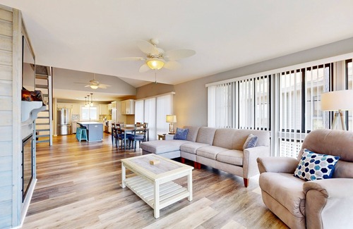 Summerwind Villas House | Coastal retreat with fireplace, AC, grill, lagoon views and close to beach