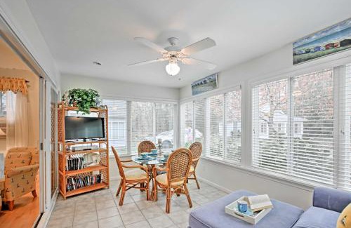 Summer Village House | Coastal Wells Cottage with Access to Game Room and Gym