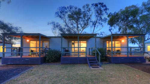 Cobar Hotel | Cobar Caravan Park