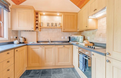 Tilford Ski Chalet | Cobbett Contemporary Premier