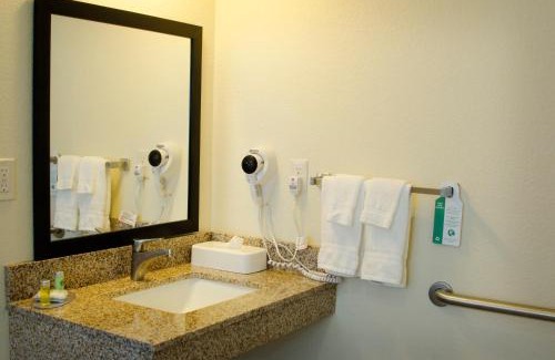 Lamoni Hotel | Cobblestone Inn & Suites - Lamoni