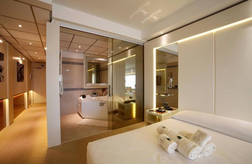 Sarnico Hotel | Cocca Hotel Royal Thai SPA