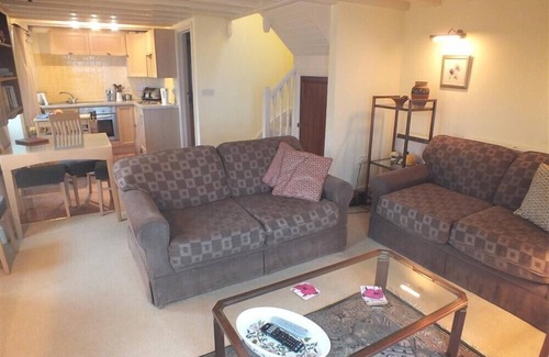 Cardigan Cottage | COCKSHEAD COTTAGE, pet friendly, with a garden in St Dogmaels