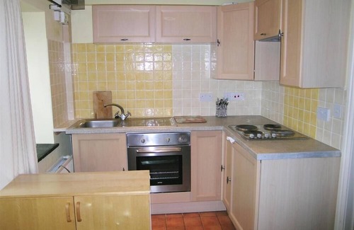Cardigan Cottage | COCKSHEAD COTTAGE, pet friendly, with a garden in St Dogmaels