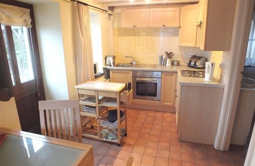 Cardigan Cottage | COCKSHEAD COTTAGE, pet friendly, with a garden in St Dogmaels