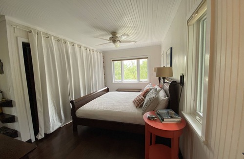 Green Turtle Cay Villa | Coco Bay, Green Turtle Cay, Generator, & steps to beach-sleeps 4-8