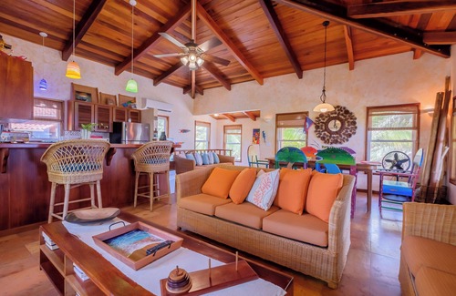 San Pedro Villa | Coco Caye Villa, Private 2 bedroom Beachfront Villa, Balcony,Pool- Gold Standard