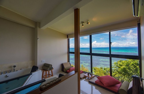 Anse Bois de Rose Hotel | Coco de Mer Hotel and Black Parrot Suites