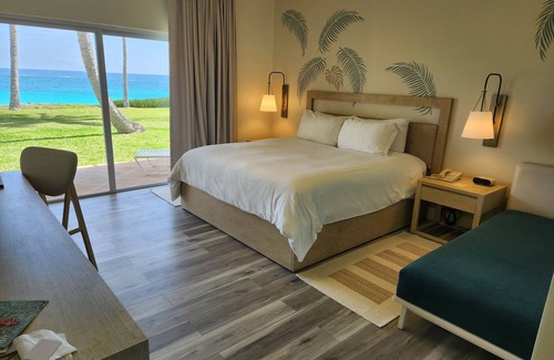 Paget Hotel | Coco Reef Bermuda