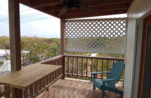 Gregory Town Cottage | Cocolobba Cottage by the Sea in Whale Point