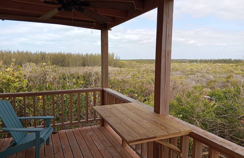 Gregory Town Cottage | Cocolobba Cottage by the Sea in Whale Point