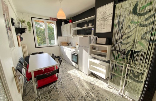 Saint-Avertin Apartment | Cocon Vert à Tours : T4 Avec Parking en Forêt