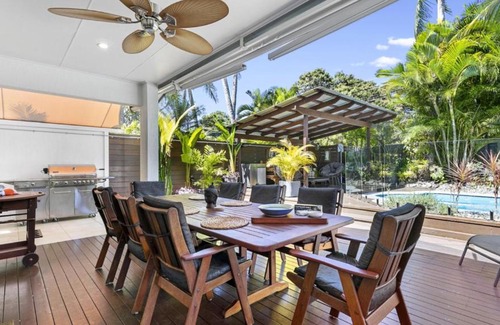 Palm Cove House | Coconut Blue - Private Heated Pool, Walk to Beach, Restaurants & Shops, Tropical Courtyard Shower