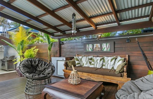 Palm Cove House | Coconut Blue - Private Heated Pool, Walk to Beach, Restaurants & Shops, Tropical Courtyard Shower