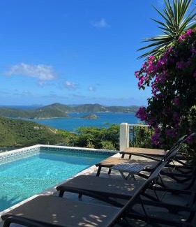 Estate Carolina House | COCONUT BREEZE VILLA: MESMERIZING VIEWS, COOLING TRADEWINDS