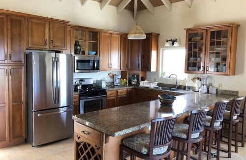 Estate Carolina House | COCONUT BREEZE VILLA: MESMERIZING VIEWS, COOLING TRADEWINDS