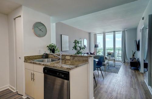 Coconut Grove House | Coconut Grove 1 bedroom condo parking included