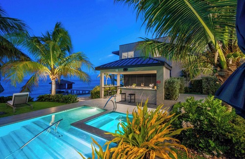 Bodden Town Apartment | Coconut Grove Suite, Bodden Town by Personal Villas - Gentle Caribbean Breeze