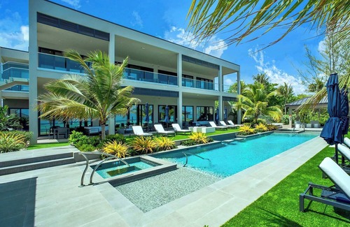 Bodden Town Villa | Coconut Grove Suite Bldg, Bodden Town by Personal Villas -Enjoy Caribbean Breeze