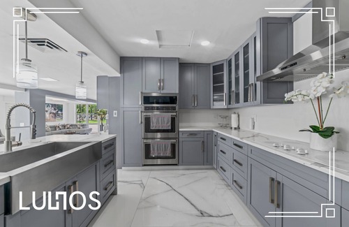 Ludlam House | Coconut Oasis with Pool, Jacuzzi, Mini Golf & More