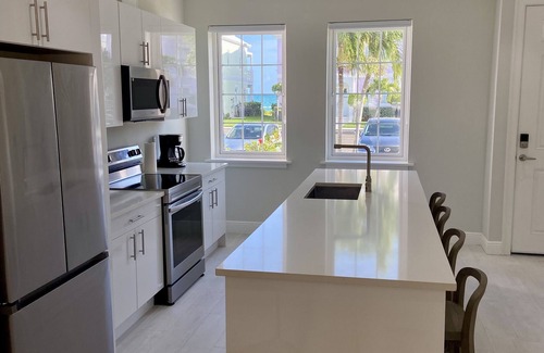 Palm Cay Villa | Cocoplum Villa - Starfish Isle, Palm Cay