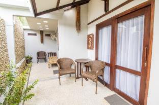 Bitung Cabin | Cocotinos Lembeh a Boutique Dive Lodge