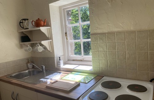 Caerdeon Cottage | Coedmor Cottage, Romantic Cottage set in Snowdonia National Park