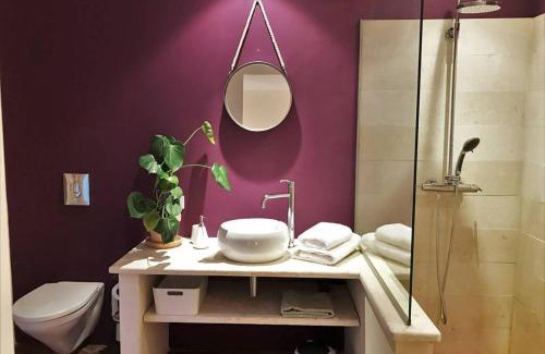 Goudargues Apartment | COEUR de GOUDARGUES! 3 ch, 3 SDB, Extérieur, CLIM