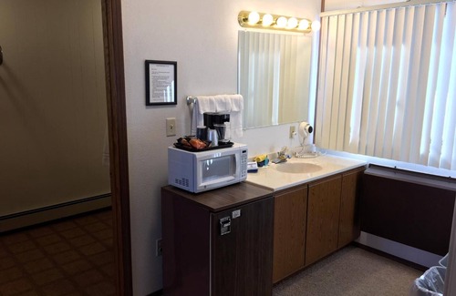 Kewaunee Hotel | Coho Motel and Suites