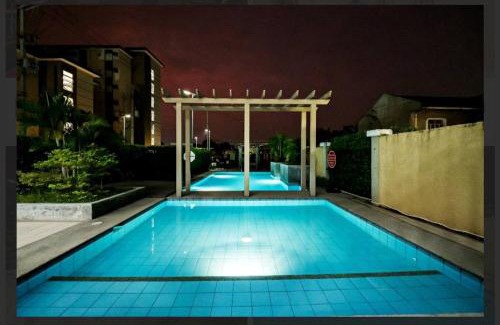 San Dionisio Apartment | Coho Staycation with Free swimming in Las Pinas